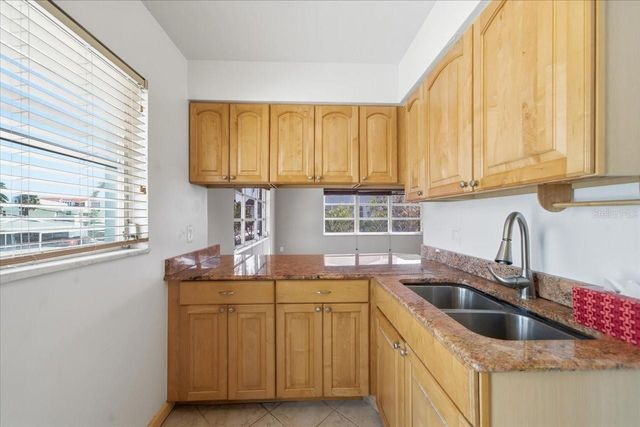 231 SKIFF POINT 7, Clearwater Beach, FL 33767