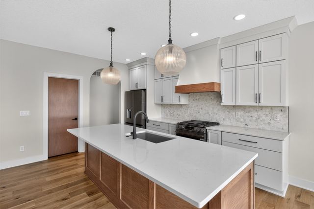 18048 Tanglewood Drive, Clive, IA 50325