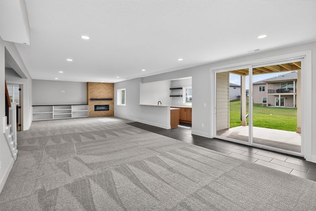 18048 Tanglewood Drive, Clive, IA 50325