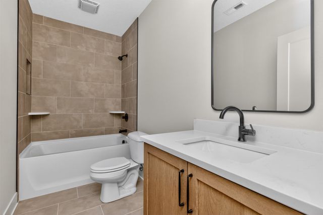 18048 Tanglewood Drive, Clive, IA 50325