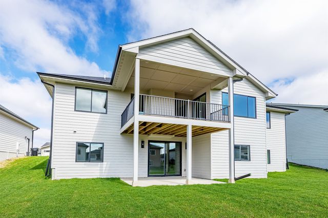 18048 Tanglewood Drive, Clive, IA 50325