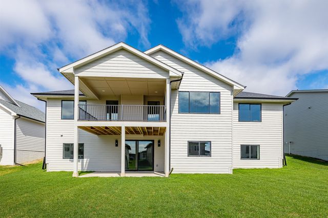 18048 Tanglewood Drive, Clive, IA 50325