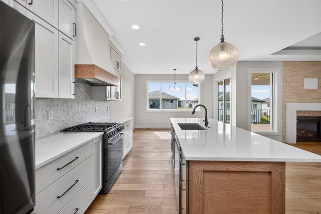 18048 Tanglewood Drive, Clive, IA 50325