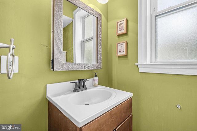 1824 3RD ST NE, Washington, DC 20002