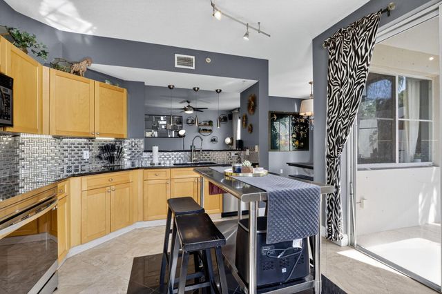 11011 Legacy Lane 105, Palm Beach Gardens, FL 33410