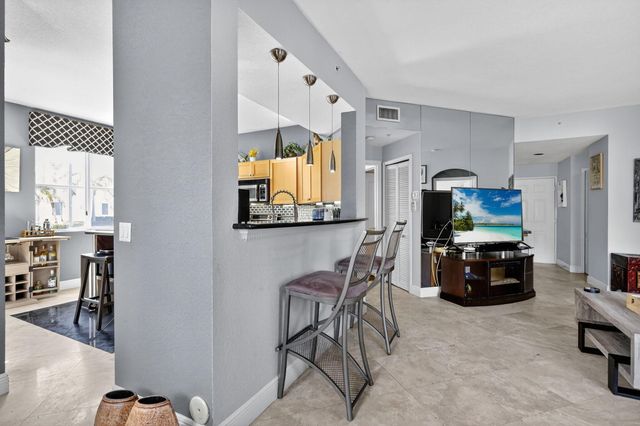 11011 Legacy Lane 105, Palm Beach Gardens, FL 33410