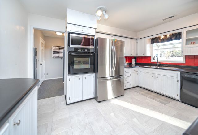 3732 E WESTWOOD Ave, Chattaroy, WA 99003