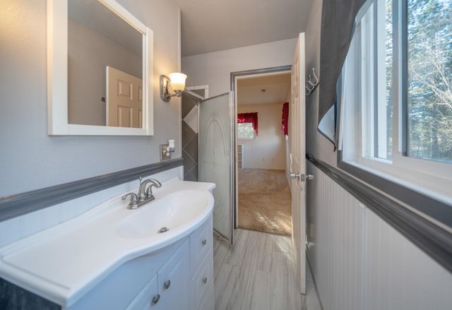 3732 E WESTWOOD Ave, Chattaroy, WA 99003