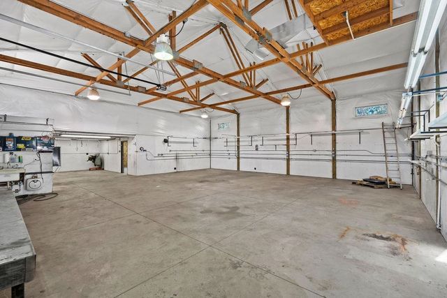 3732 E WESTWOOD Ave, Chattaroy, WA 99003