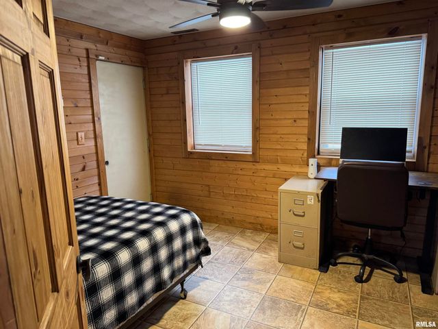 12726 E County Road 300 N Road, Chandlerville, IL 62627