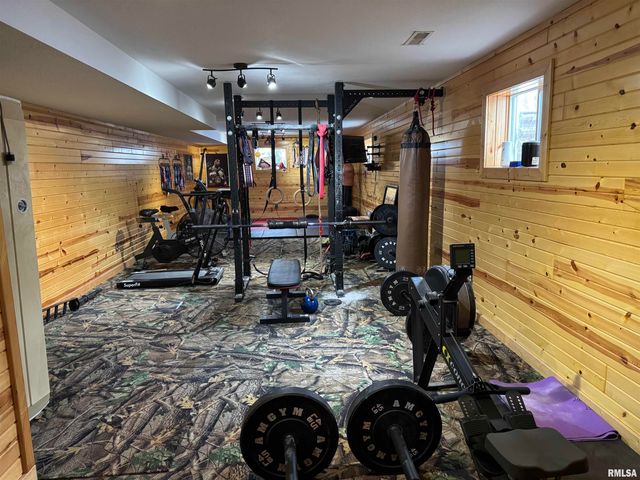 12726 E County Road 300 N Road, Chandlerville, IL 62627