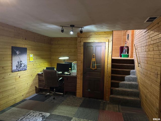 12726 E County Road 300 N Road, Chandlerville, IL 62627