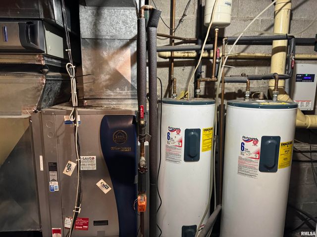 12726 E County Road 300 N Road, Chandlerville, IL 62627