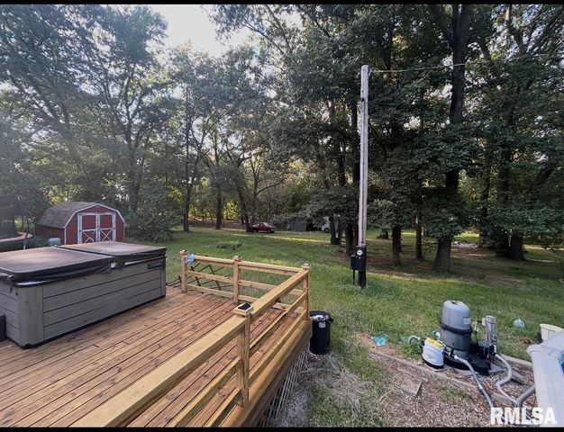 12726 E County Road 300 N Road, Chandlerville, IL 62627