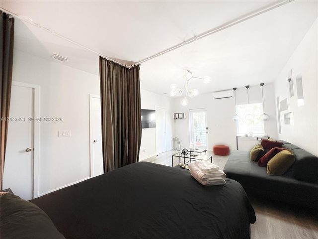 513 SW 18th Ct 2, Fort Lauderdale, FL 33315