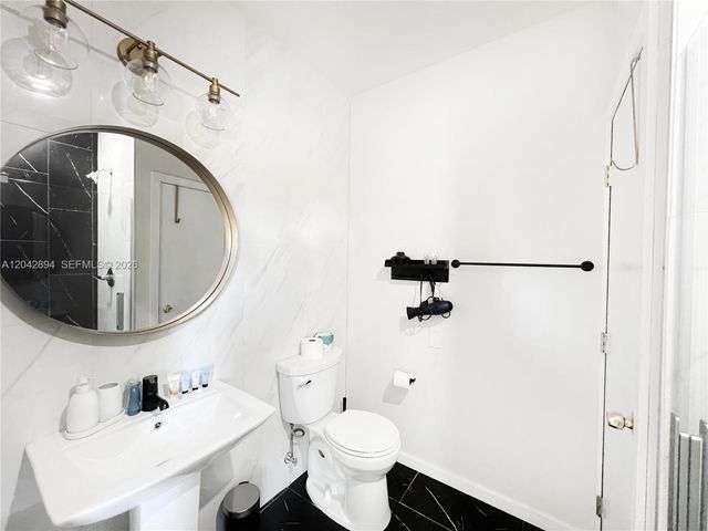 513 SW 18th Ct 2, Fort Lauderdale, FL 33315