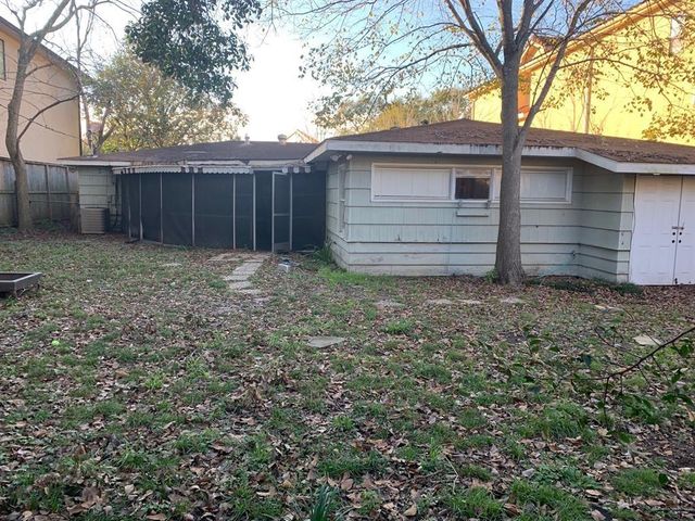 106 Mctighe Drive, Bellaire, TX 77401