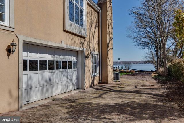 7827 SOUTHDOWN RD, Alexandria, VA 22308