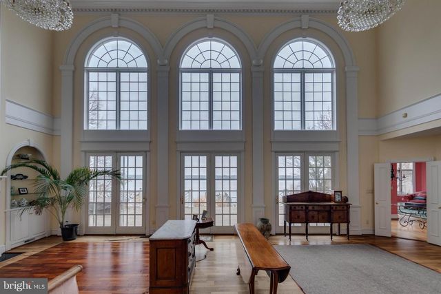 7827 SOUTHDOWN RD, Alexandria, VA 22308