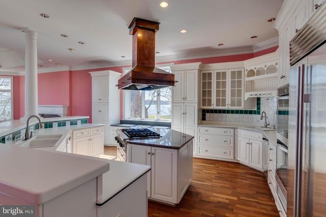 7827 SOUTHDOWN RD, Alexandria, VA 22308