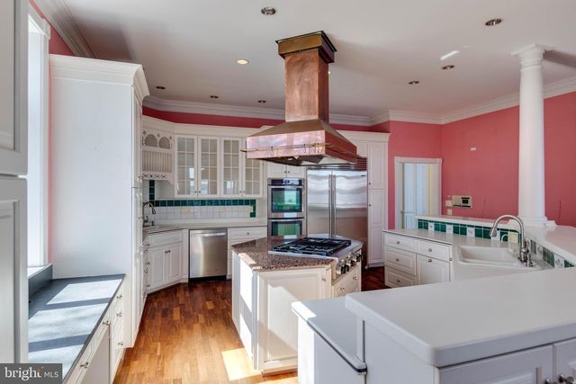 7827 SOUTHDOWN RD, Alexandria, VA 22308