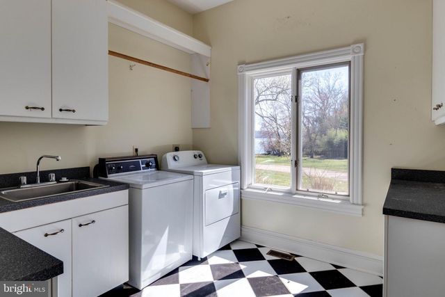 7827 SOUTHDOWN RD, Alexandria, VA 22308