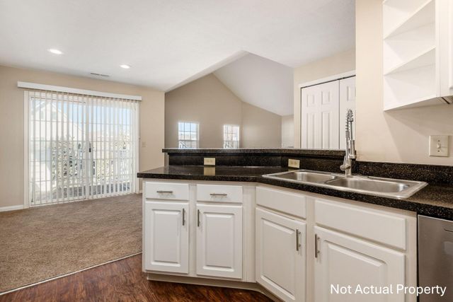 4981 Stratford Pine Lane, Dublin, OH 43016