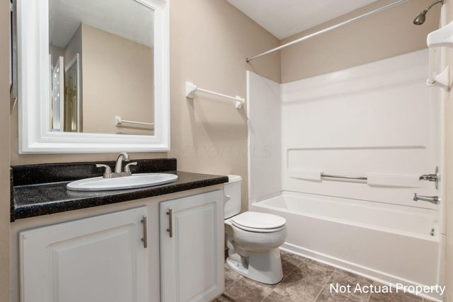 4981 Stratford Pine Lane, Dublin, OH 43016