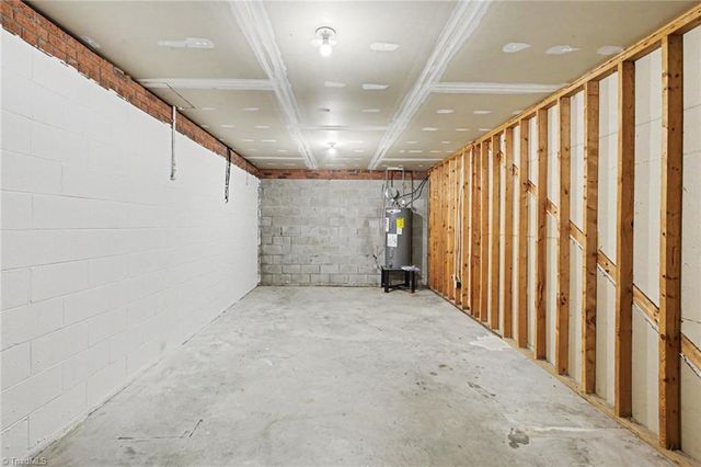 2910 Bridgeport Drive, Winston-salem, NC 27103