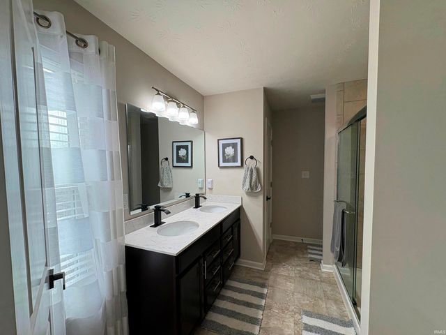 5564 Golden Gate Way, Kokomo, IN 46902