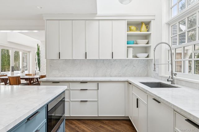 9 Wallace Lane, Brookhaven, NY 11719