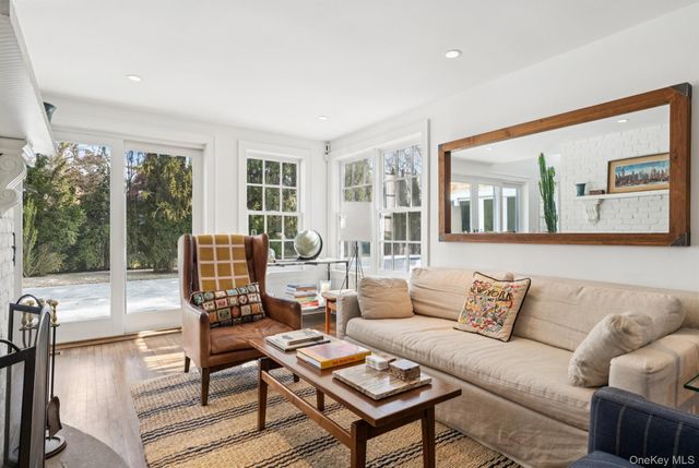 9 Wallace Lane, Brookhaven, NY 11719