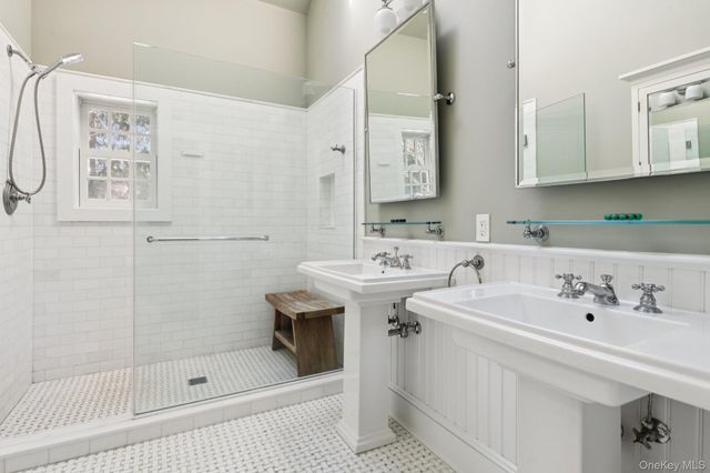 9 Wallace Lane, Brookhaven, NY 11719