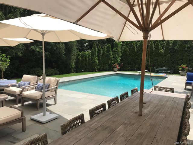 9 Wallace Lane, Brookhaven, NY 11719