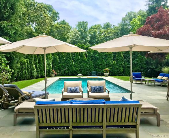 9 Wallace Lane, Brookhaven, NY 11719