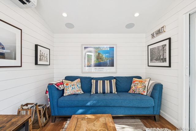 9 Wallace Lane, Brookhaven, NY 11719