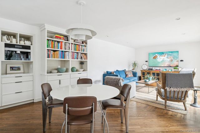 9 Wallace Lane, Brookhaven, NY 11719