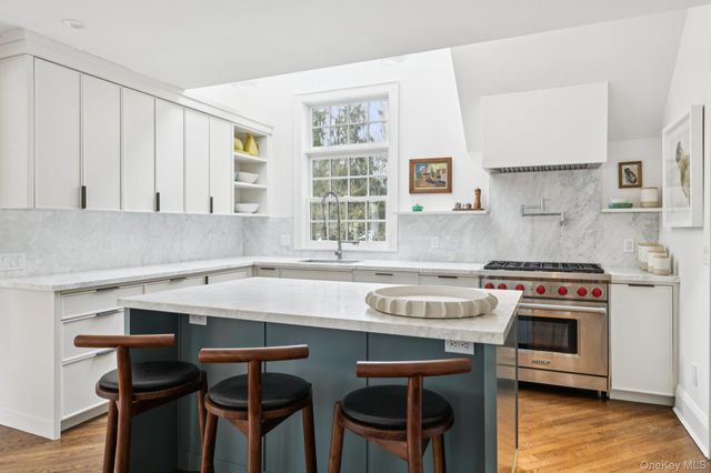 9 Wallace Lane, Brookhaven, NY 11719