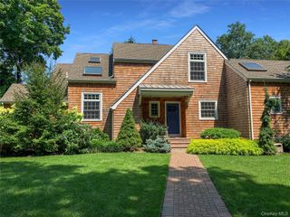 9 Wallace Lane, Brookhaven, NY 11719