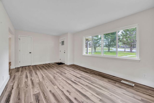 208 Hilltop Drive, Rossville, GA 30741