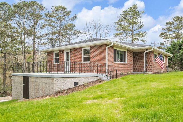 208 Hilltop Drive, Rossville, GA 30741