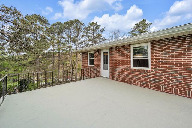 208 Hilltop Drive, Rossville, GA 30741
