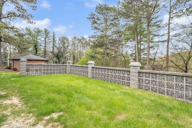 208 Hilltop Drive, Rossville, GA 30741