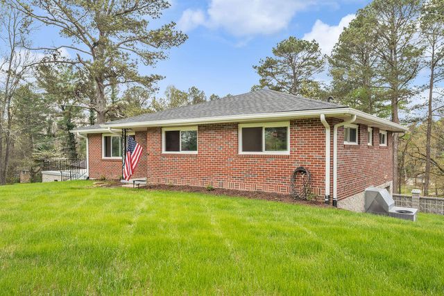 208 Hilltop Drive, Rossville, GA 30741