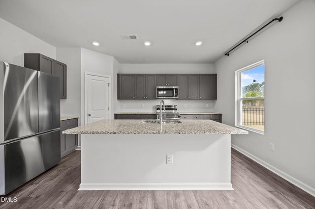 456 Hallingsfield Way, Zebulon, NC 27597