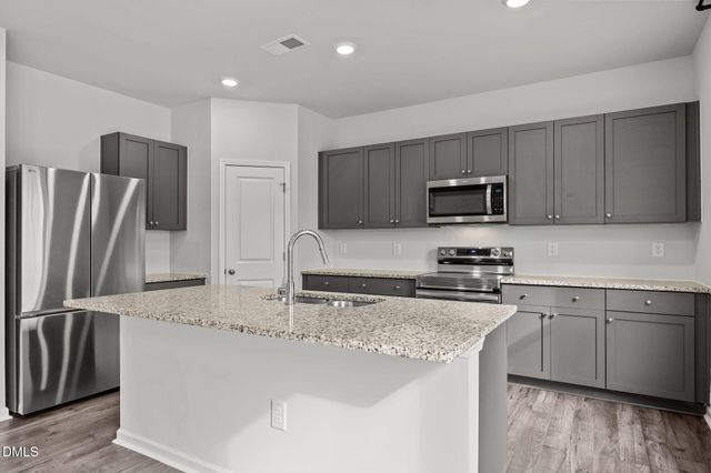 456 Hallingsfield Way, Zebulon, NC 27597