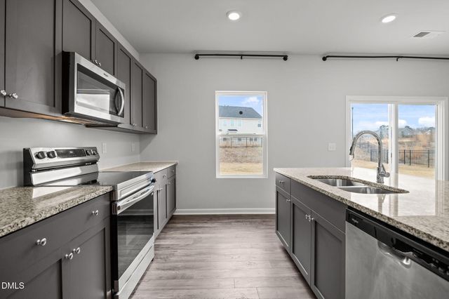 456 Hallingsfield Way, Zebulon, NC 27597