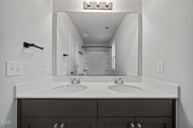 456 Hallingsfield Way, Zebulon, NC 27597