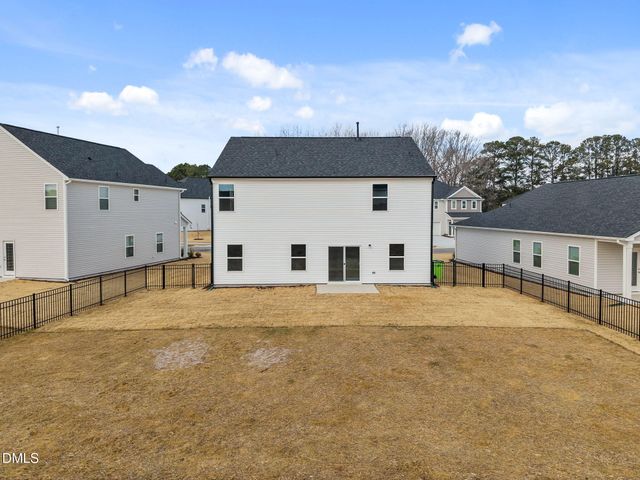 456 Hallingsfield Way, Zebulon, NC 27597