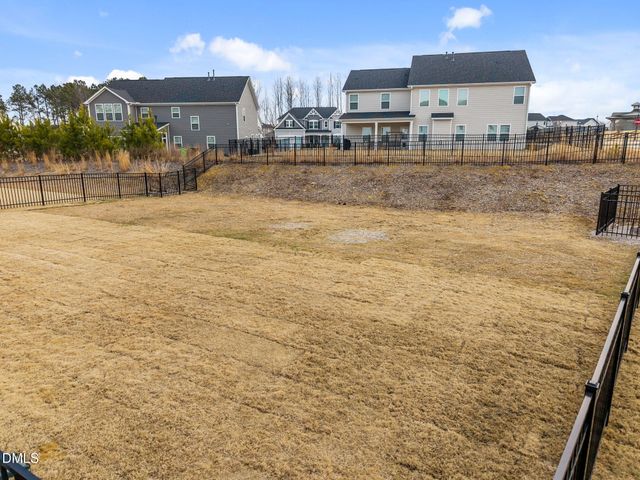 456 Hallingsfield Way, Zebulon, NC 27597